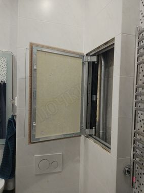 Люк под плитку Секрет 3.0 200*650 Люк под плитку Секрет 3.0 200*650