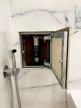 Люк под плитку Секрет 3.0 200*650 Люк под плитку Секрет 3.0 200*650